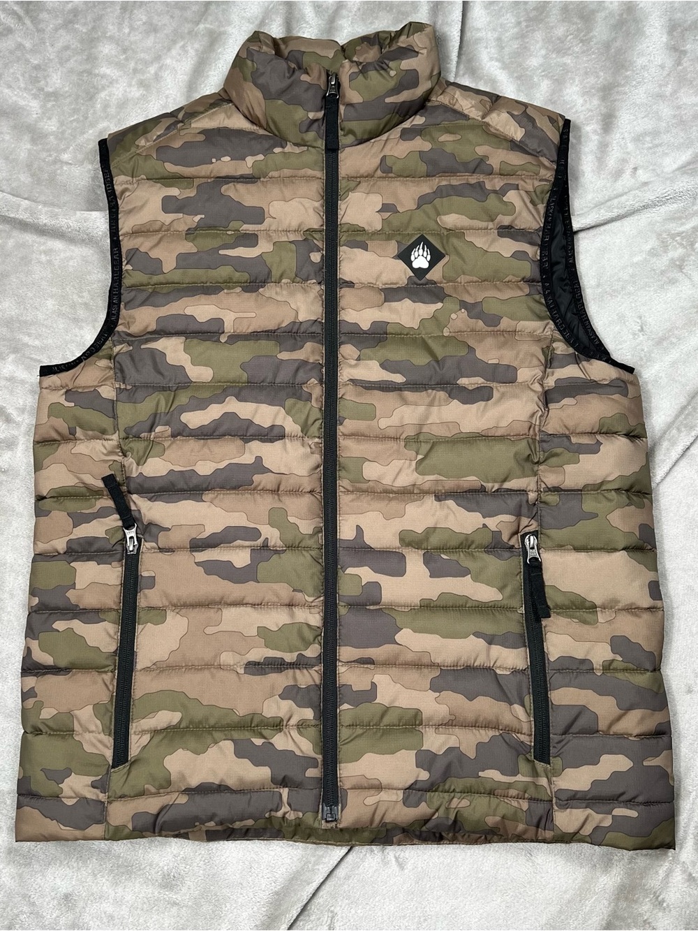 Alaskan Hardgear Eco Puffin Vest Mens M Green Camo Full Zip Puffer Mock Neck